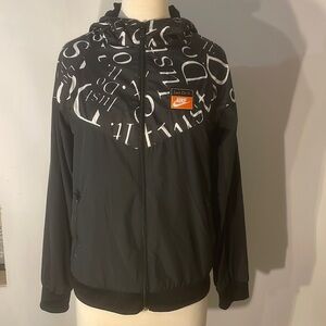 nike windbreaker jacket size L EUC
